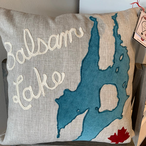 STITCHY KITCHY COO Lake Pillows